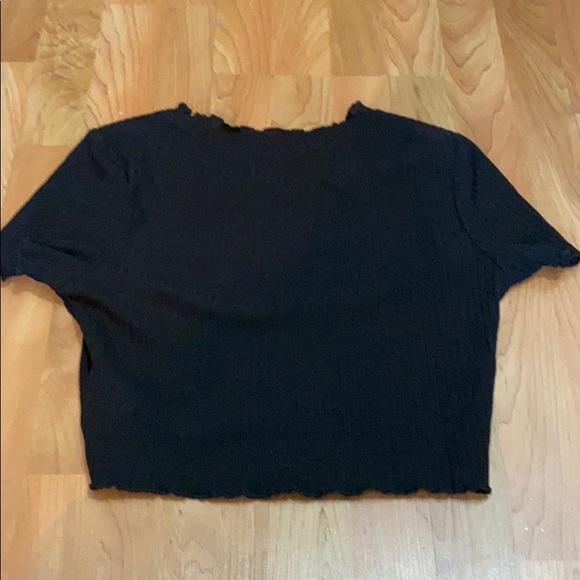 Black cropped tee - Picture 2 of 3